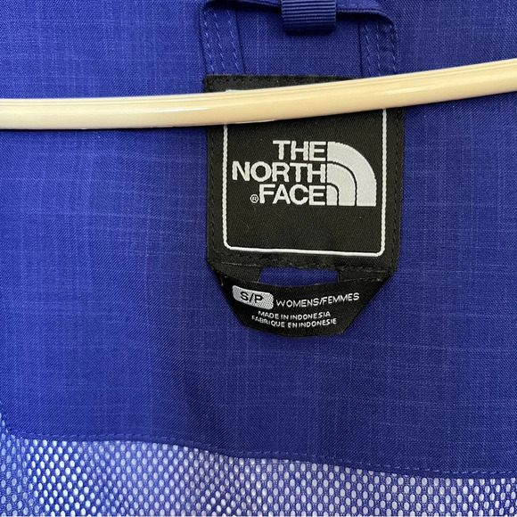 EUC The North Face Hyvent Marine Blue Women's Raincoat Size Small - Picture 9 of 9